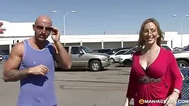این زن دوست خود را ا ...