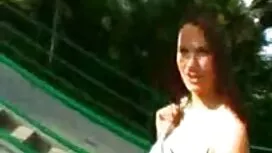 جوجه پاهایش را پهن ک ...